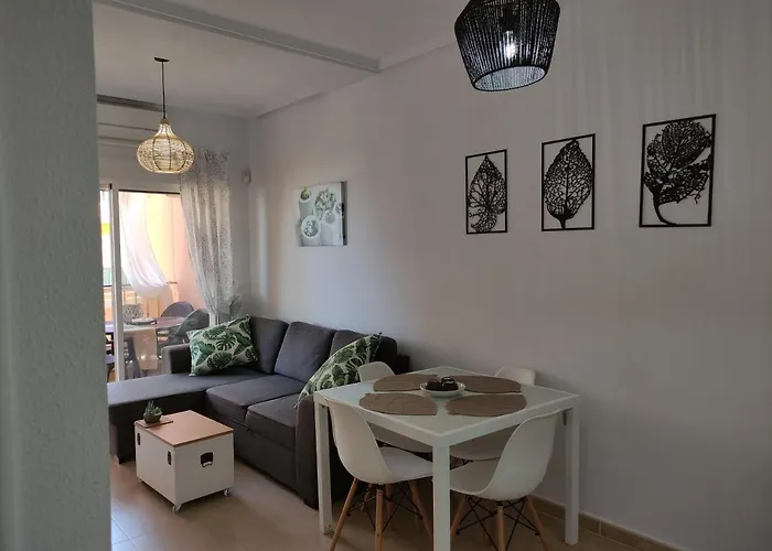 Tu Casa En La Playa Con Vistas Al Mar تورّيفيِخا